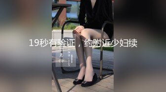 云南昆明豆豆龙虾馆老板娘大跳艳舞吸客 撩裙露内裤引发围观 路人惊呼生意卷到新高度