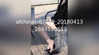 傲人的咪咪 白衣美女终于被打动了