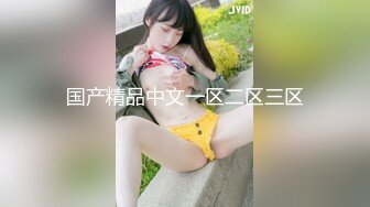 农村熟女姐妹花一起玩直播，全程露脸漏奶子揉骚逼给狼友看，淫声荡语听指挥还有奶水真不错，精彩不要错过