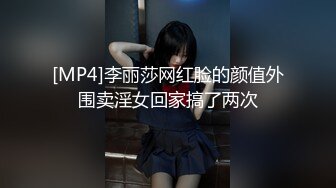 20岁新人小姐姐！大红唇甜美活泼！脱掉小背心