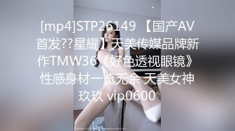 推特清纯长腿二次元反差萌妹【WANW2002】爱露出COS装操场图书馆露逼天台楼道口交