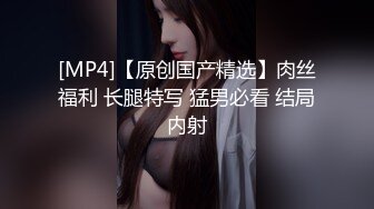 十二月新流出大神潜入水上乐园更衣室淋浴间偷拍❤️妹子和胖闺蜜一块淋浴