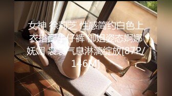 《居家摄像头破解》年轻小伙带着漂亮的女朋友在家里各种姿势啪啪啪连干两炮